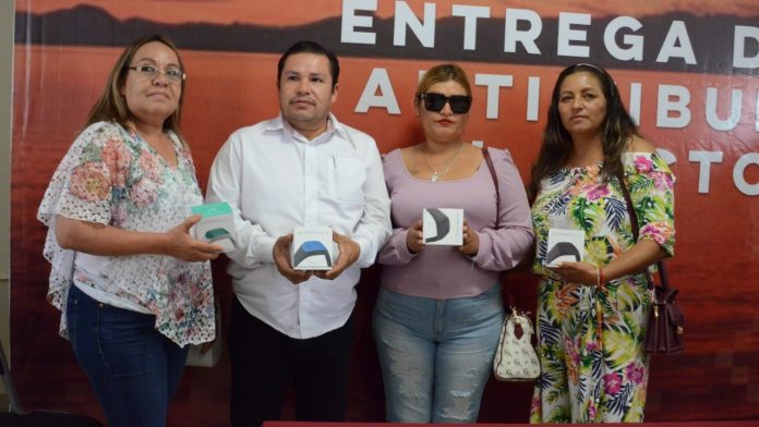 Entrega Gobierno de Sonora brazaletes antitiburón en apoyo al sector pesquero