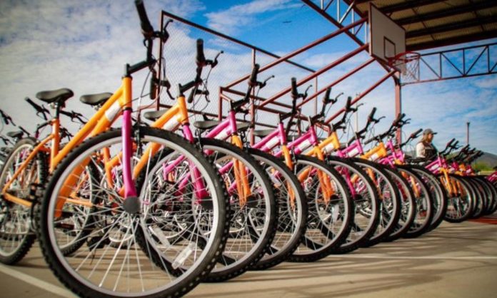 Gobierno de Sonora avanza hacia una Movilidad Sostenible con la entrega de bicicletas en la sierra alta de la entidad