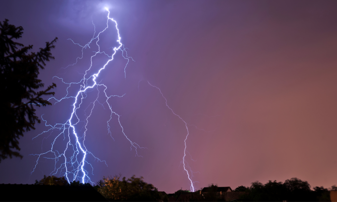 Pronostican semana de lluvias con descargas eléctricas para Sonora