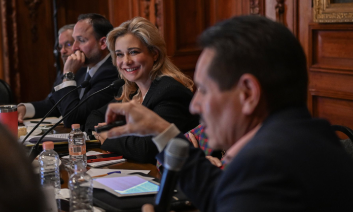 Gobernadora de Chihuahua pide al gobierno no hacerse 