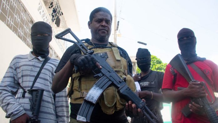 Bukele afirma que puede solucionar la crisis de violencia en Haití