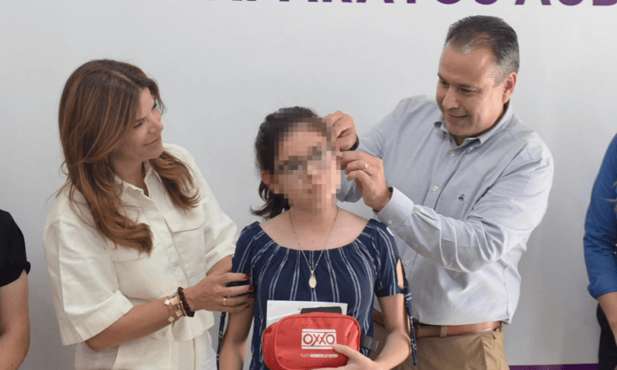 discapacidad auditiva Gobierno Municipal y empresas privadas ayudan a personas con discapacidad auditiva