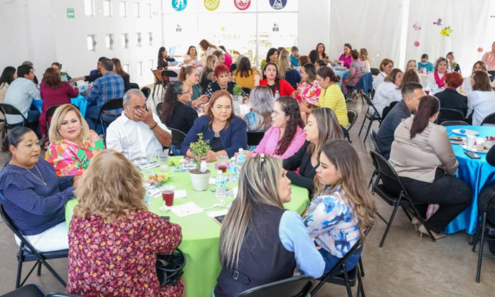 DIF Guaymas Realiza DIF Guaymas desayuno con causa en el parque infantil