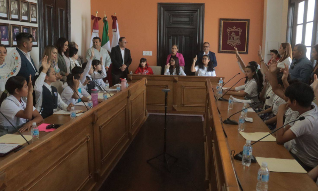 Realizan toma de protesta del Cabildo y Administración Infantil 2025