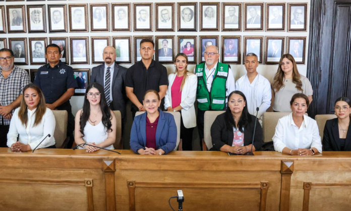 Toman protesta al Comité Municipal de Salud Mental y Adicciones