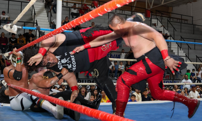 lucha libre Realizan función de lucha libre en el marco de la celebración del Día del Niño y la Niña