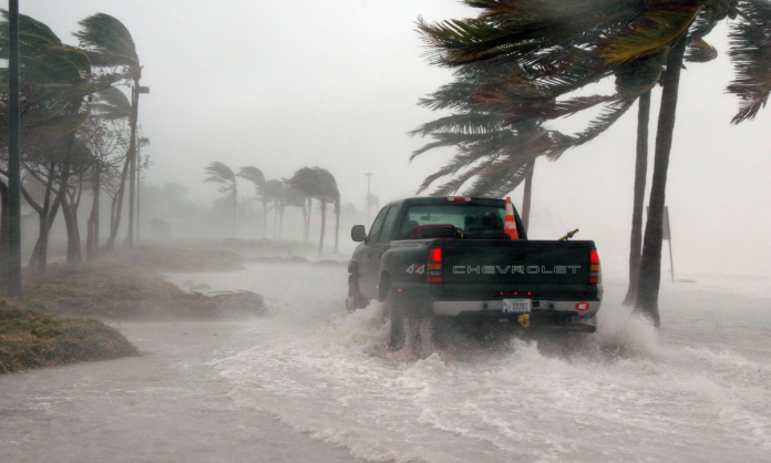 ‘Barry’ toca tierra en Veracruz; deja lluvias extremas en varias entidades