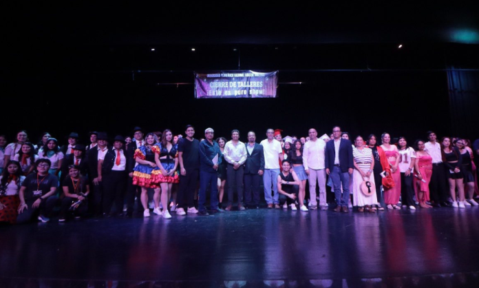 Reconocen el talento, dedicación y esfuerzo de las y los estudiantes
