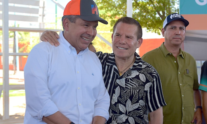gimnasio de box en Los Olivos Inauguran Toño Astiazarán y Julio César Chávez rehabilitación de campo de futbol y gimnasio de box en Los Olivos