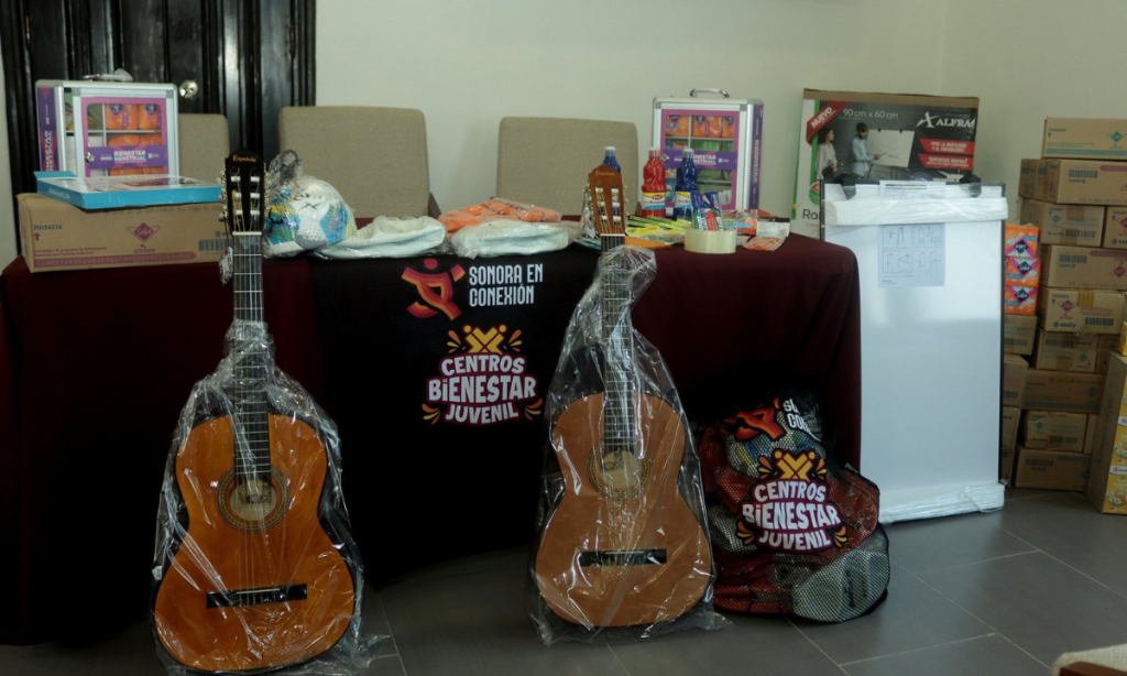Impulsan la salud y el bienestar menstrual en Guaymas con entrega de kits educativos e higiénicos
