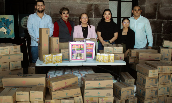 Impulsan la salud y el bienestar menstrual en Guaymas con entrega de kits educativos e higiénicos