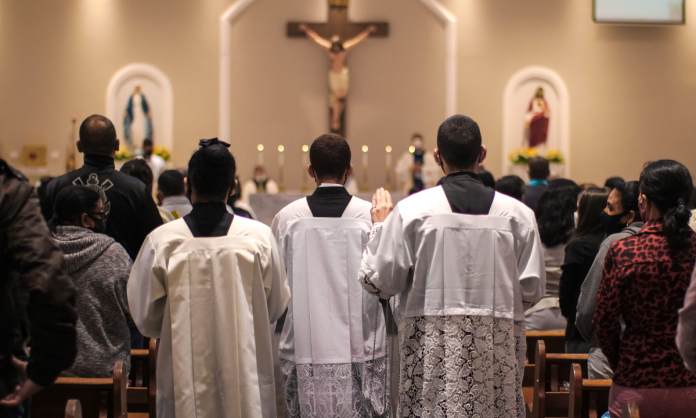 Iglesia lanza plan integral para blindar a menores contra abusos en parroquias