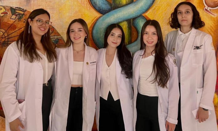 Se integran por primera vez médicos pasantes a la Dirección de Salud Municipal
