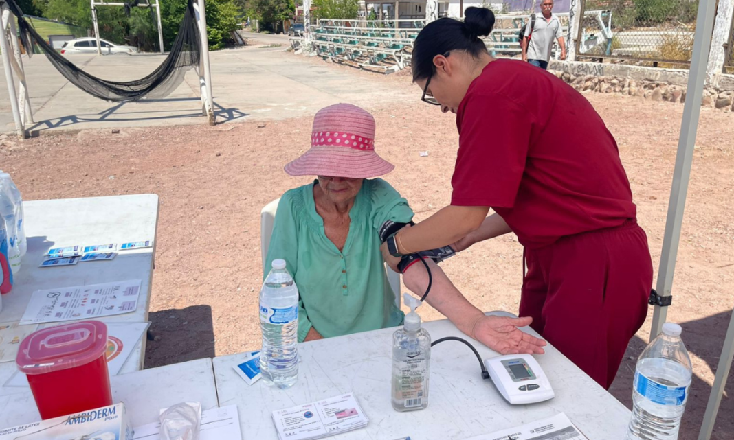 Llevan jornada de salud a las familias de las Golondrinas