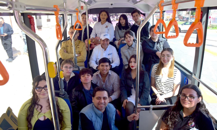 Con el transporte eléctrico HBus mejoran las oportunidades de los estudiantes universitarios