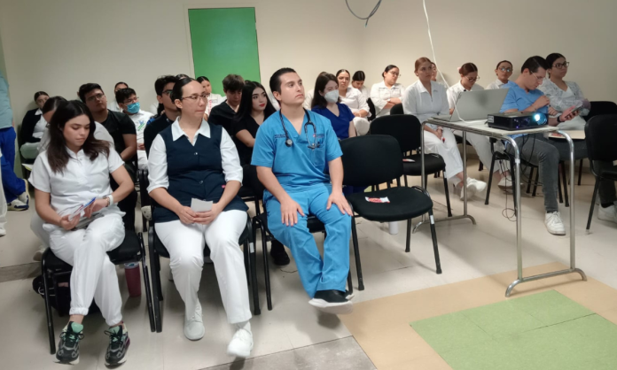 Personal del Hospital IMSS Bienestar recibe plática sobre la “Ley Olimpia”
