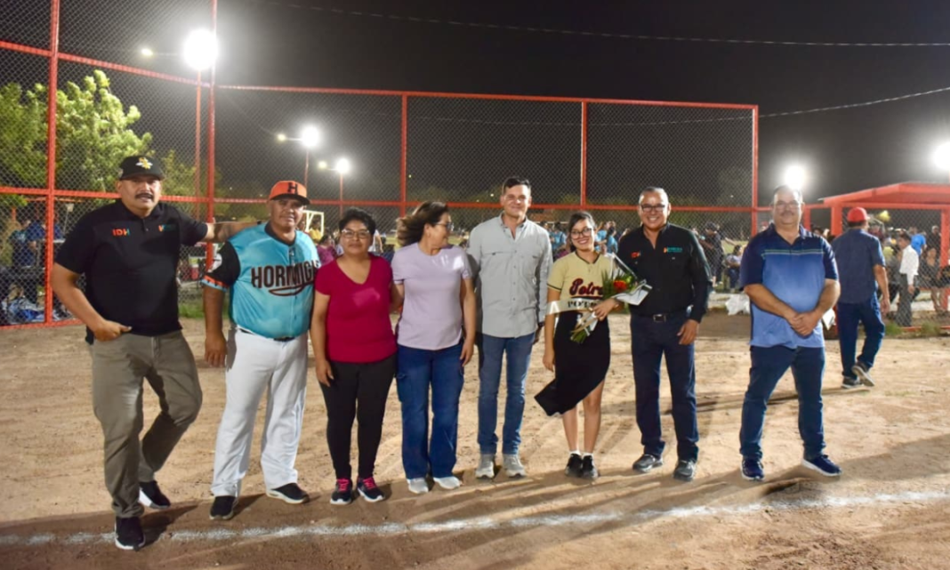 Inaugura Gobierno Municipal el Torneo de Softbeis de la Liga Ejidal Oriente en La Victoria