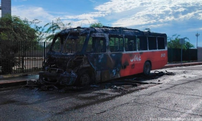 Se incendia camión urbano frente al IMSS en Hermosillo; no hay lesionados Se incendia camión urbano frente al IMSS en Hermosillo; no hay lesionados