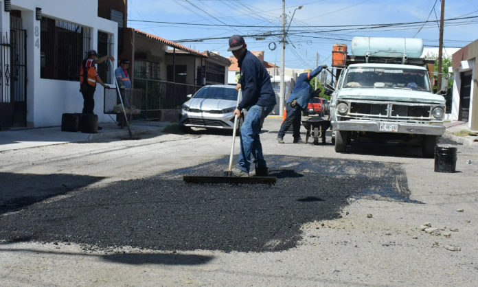 Realiza Ayuntamiento de Hermosillo jornada intensa de bacheo en 19 colonias