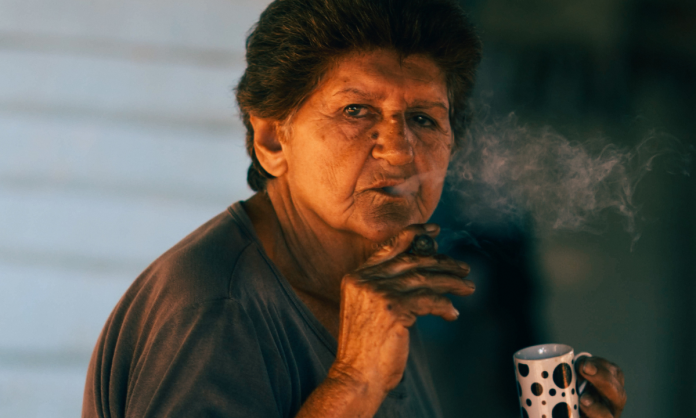 Aumentar impuestos a cerveza, tabaco y bebidas azucaradas sí reduce su consumo, confirman expertos Aumentar impuestos a cerveza, tabaco y bebidas azucaradas sí reduce su consumo, confirman expertos
