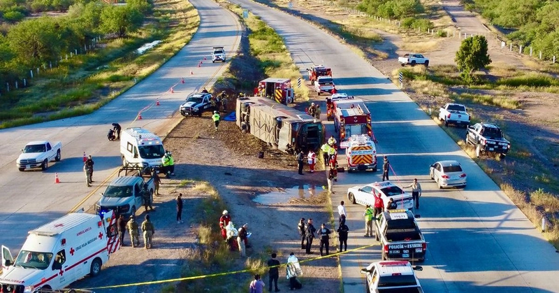 Detienen al chofer alterno del camión de Tufesa que se volcó en la carretera Guaymas–Hermosillo