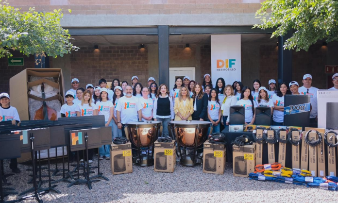 Atestigua Patty Ruibal entrega de instrumentos a Orquesta Infantil y Juvenil de DIF Hermosillo de campaña "Sumando y Sonando"