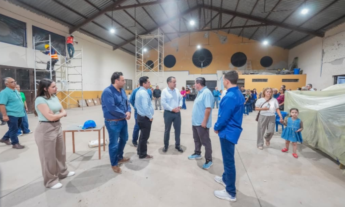 Recorre Toño Astiazarán trabajos de obra ganadora de Presupuesto CRECES en colonia Misioneros