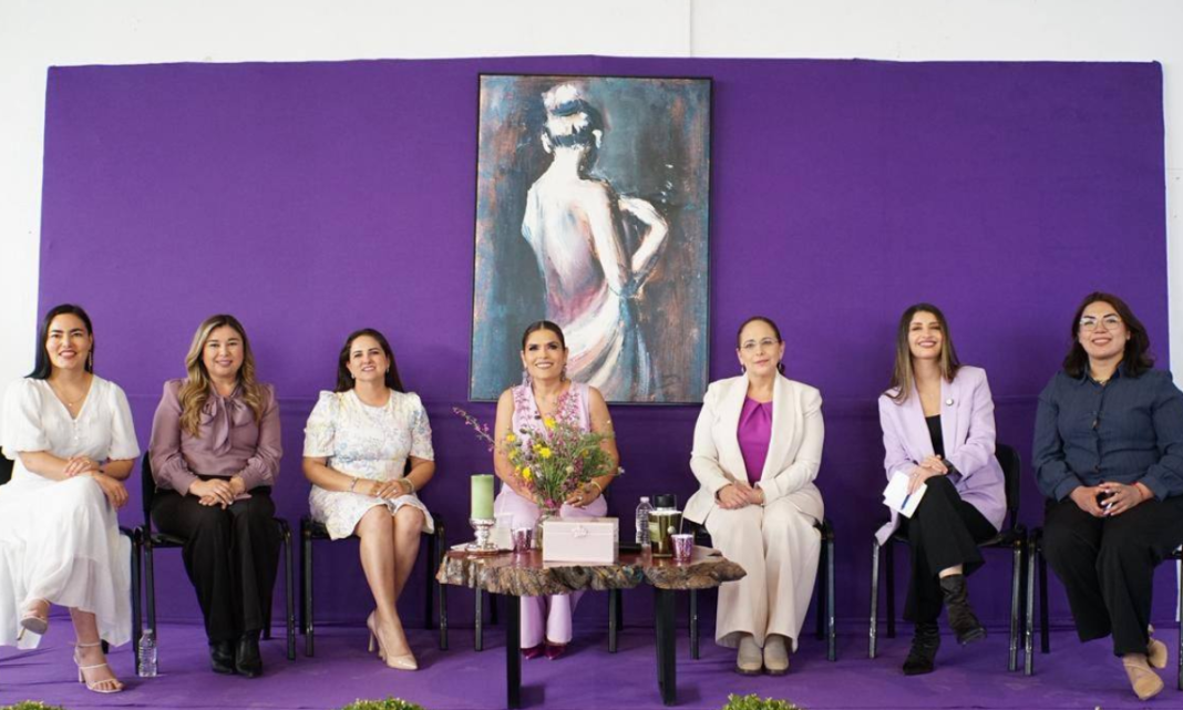 Karla Córdova González, participó en el foro “Paz y Tormentas. El Poder de la Mujer: Mujeres Transformando Sonora”