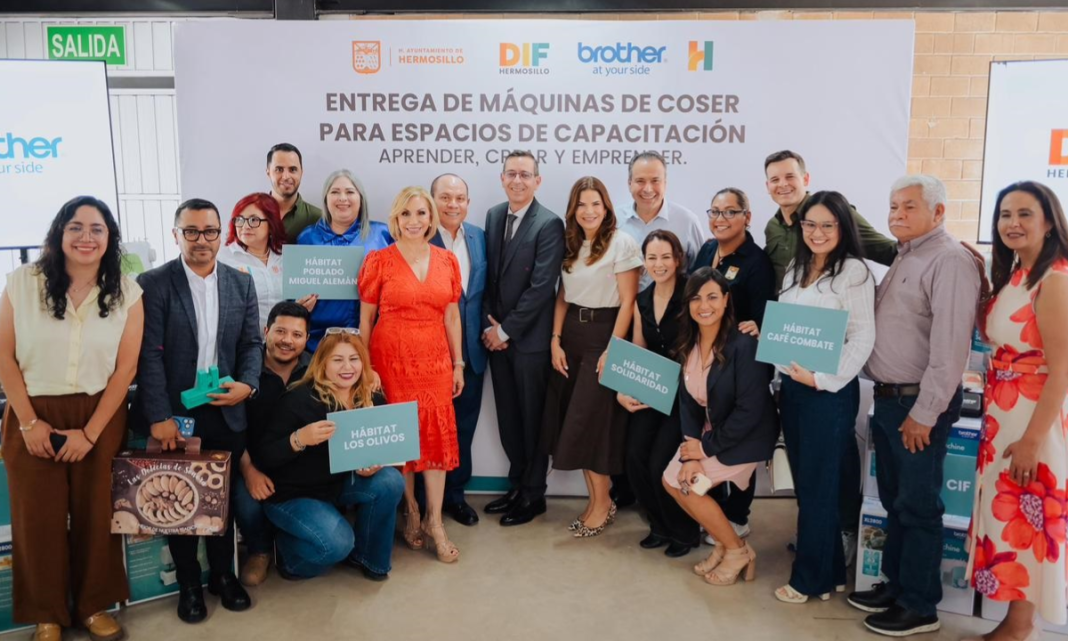 Impulsan Patty Ruibal y Toño Astiazarán autoempleo al otorgar 100 máquinas de coser donadas por la empresa Brother