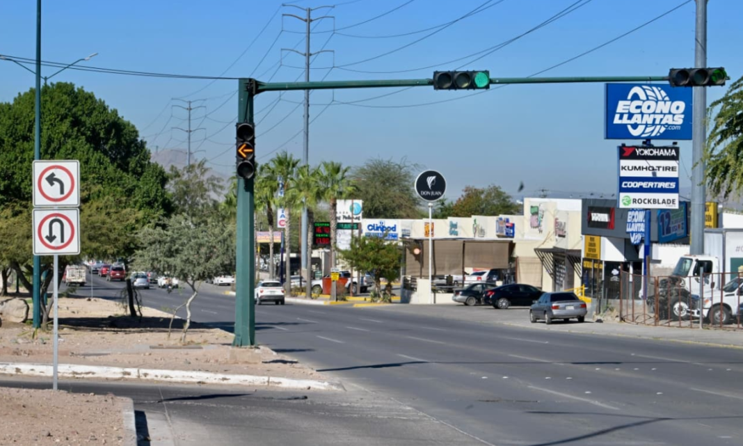 Instala Ayuntamiento de Hermosillo semáforo peatonal en crucero de Yáñez y Progreso