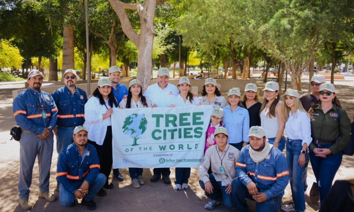 guayacanes Celebra Toño Astiazarán reconocimiento de Hermosillo como Ciudad Árbol en el Mundo con siembra de guayacanes en el Parque Madero