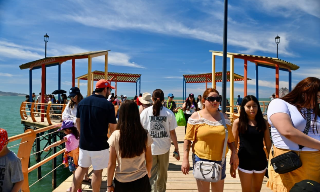Se registra gran afluencia de vacacionistas en Bahía de Kino y zona rural en Semana Santa