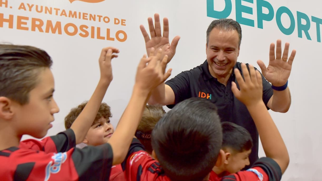 Apoya Toño Astiazarán a más de 3 mil deportistas a través del Fondo DeportivoApoya Toño Astiazarán a más de 3 mil deportistas a través del Fondo Deportivo