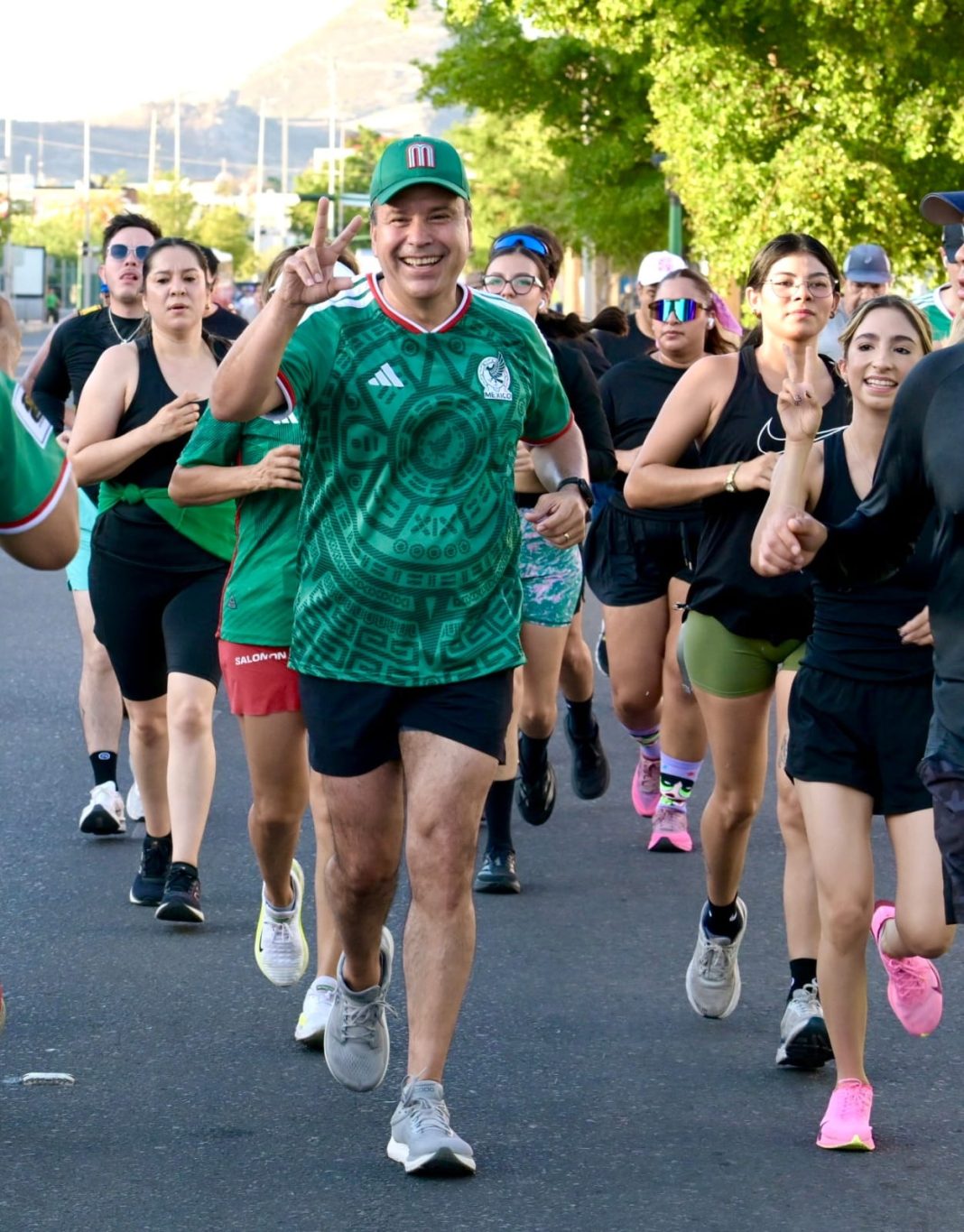 Celebra Toño Astiazarán exitoso Trote Amistoso rumbo al Maratón Internacional Hermosillo 2026