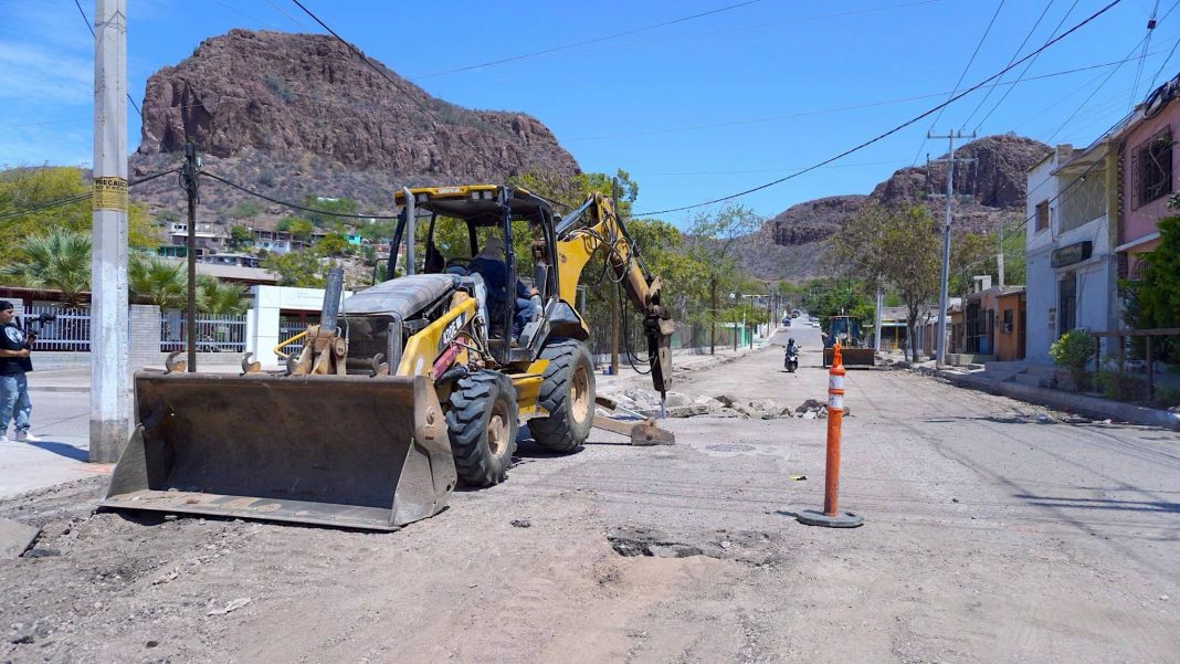Continúan trabajos de pavimentación en distintos sectores del municipio