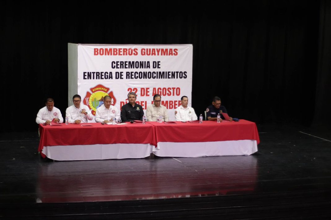 Llevan a cabo ceremonia con motivo del Día Nacional de Bomberos