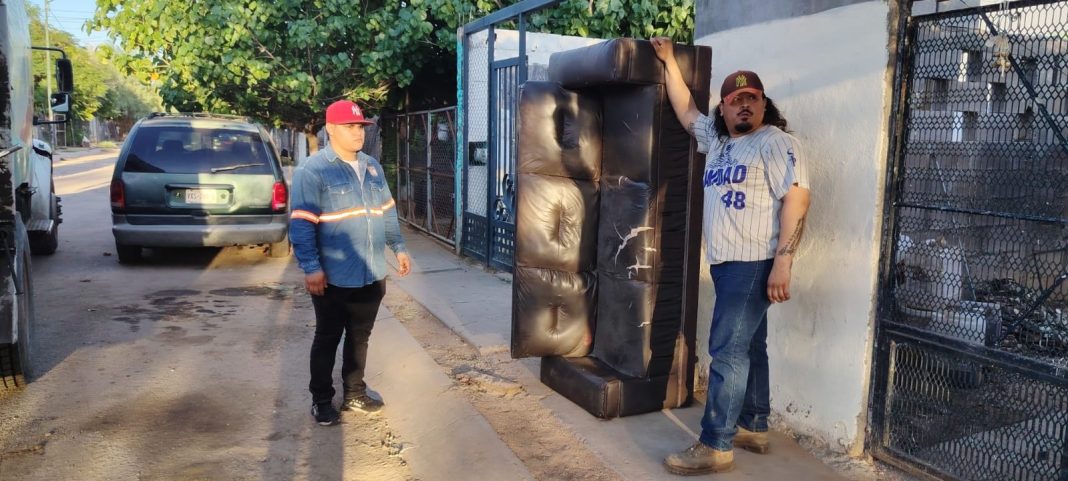 Beneficia Gobierno de Hermosillo a familias de La Cholla con jornada de descacharre