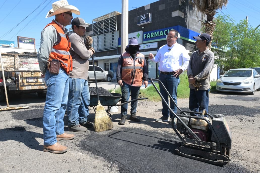 Aumenta Toño Astiazarán número de cuadrillas para ampliar bacheo en la ciudad